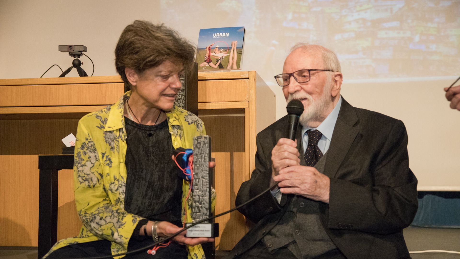 Oggi, 19 novembre 2024, Giorgio Celiberti compie 95 anni: omaggio alla straordinaria collaborazione con il Maestro che ha fatto conoscere il FVG nel mondo